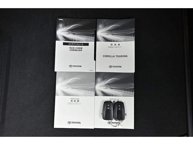 カローラツーリング ハイブリッド　ダブルバイビー　追突軽減ブレーキ　バックモニタ　地デジフルセグ　横滑防止　ナビＴＶ　スマキー　ＬＥＤライト　デュアルエアバッグ　エアコン　オートクルーズ　サイドエアバッグ　ＥＴＣ付　ＰＳ　キーフリー　ＡＢＳ　ワンオナ（16枚目）