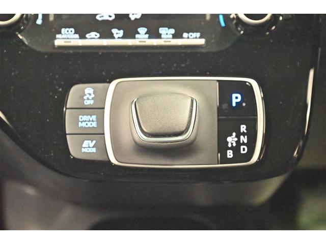 アクア Ｇ　ワンオーナ　ＶＳＣ　衝突軽減ブレーキ　メモリナビ　バックモニター　ＬＥＤ　クルーズコントロール　スマートキー　ＥＴＣ車載器　ナビ　パワーウィンドウ　イモビライザー　サイドエアバック　キーフリーシステム（7枚目）