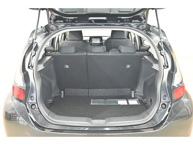 アクア Ｇ　ワンオーナ　ＶＳＣ　衝突軽減ブレーキ　メモリナビ　バックモニター　ＬＥＤ　クルーズコントロール　スマートキー　ＥＴＣ車載器　ナビ　パワーウィンドウ　イモビライザー　サイドエアバック　キーフリーシステム（13枚目）