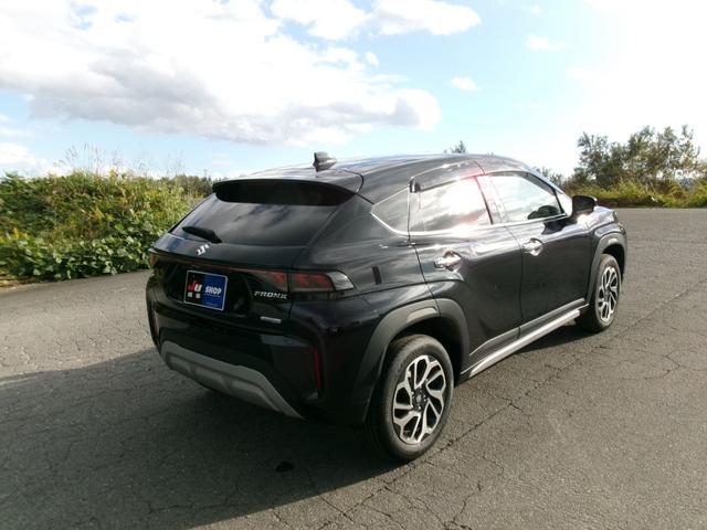 フロンクス ベースグレード　フロアマット・ドアバイザー付、全方位モニター付９インチナビ、スズキコネクト、ＥＴＣ、ＬＥＤヘッドランプ、純正１６ＡＷ、デュアルセンサーブレーキサポート、車線維持支援、ブラインドスポットモニター（2枚目）