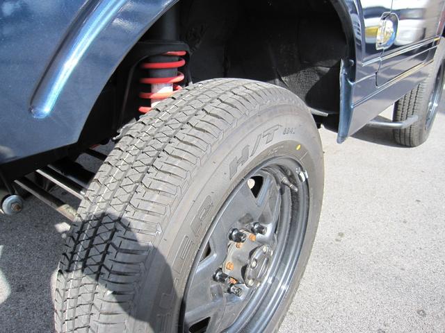 ジムニー ランドベンチャー JA22W ファイターエンジンK6A JA11トランスファー リフトアップ ロッソモデロマフラー JB64スチールホイール クラッチ関係新品 公認2名(貨物登録) 冬タイヤ付 同色全塗装(19枚目)