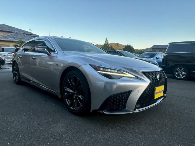 ＬＳ ＬＳ５００　Ｆスポーツ　１オーナー車　サンルーフ　Ｆスポーツ専用革シート　純正ナビ　ＴＶ　全周囲カメラ　ＥＴＣ　ＯＰデジタルインナーミラー　ヘッドアップディスプレイ　シートエアコン・ヒーター　パワーシート　Ｆスポ専用２０ＡＷ（3枚目）