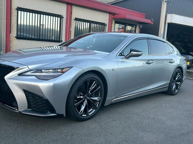 ＬＳ ＬＳ５００　Ｆスポーツ　１オーナー車　サンルーフ　Ｆスポーツ専用革シート　純正ナビ　ＴＶ　全周囲カメラ　ＥＴＣ　ＯＰデジタルインナーミラー　ヘッドアップディスプレイ　シートエアコン・ヒーター　パワーシート　Ｆスポ専用２０ＡＷ（11枚目）