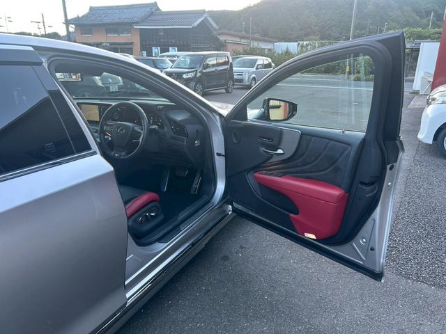 ＬＳ ＬＳ５００　Ｆスポーツ　１オーナー車　サンルーフ　Ｆスポーツ専用革シート　純正ナビ　ＴＶ　全周囲カメラ　ＥＴＣ　ＯＰデジタルインナーミラー　ヘッドアップディスプレイ　シートエアコン・ヒーター　パワーシート　Ｆスポ専用２０ＡＷ（14枚目）
