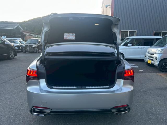 ＬＳ ＬＳ５００　Ｆスポーツ　１オーナー車　サンルーフ　Ｆスポーツ専用革シート　純正ナビ　ＴＶ　全周囲カメラ　ＥＴＣ　ＯＰデジタルインナーミラー　ヘッドアップディスプレイ　シートエアコン・ヒーター　パワーシート　Ｆスポ専用２０ＡＷ（18枚目）
