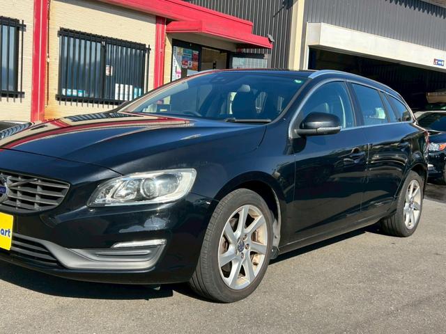 Ｖ６０ Ｔ４　ＳＥ　本革シート　純正ナビ　ＴＶ　バックソナー　ＥＴＣ　プッシュスタート　スマートキー　パワーシート　シートヒーター　純正１７インチアルミホイール（11枚目）