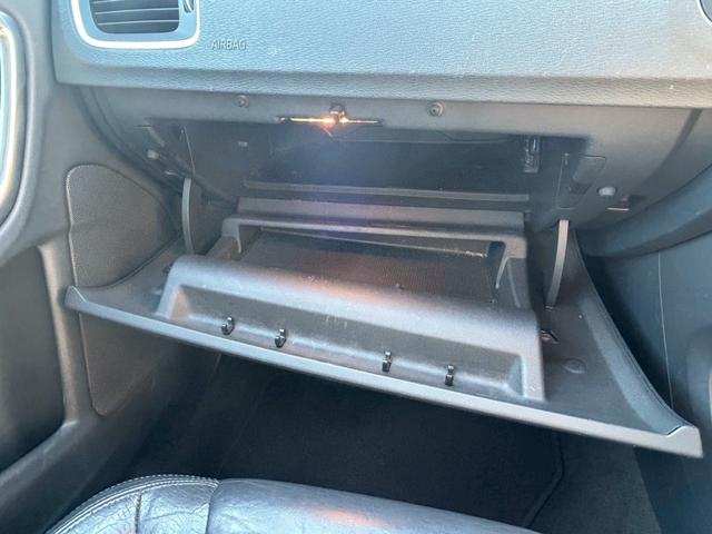 Ｖ６０ Ｔ４　ＳＥ　本革シート　純正ナビ　ＴＶ　バックソナー　ＥＴＣ　プッシュスタート　スマートキー　パワーシート　シートヒーター　純正１７インチアルミホイール（32枚目）