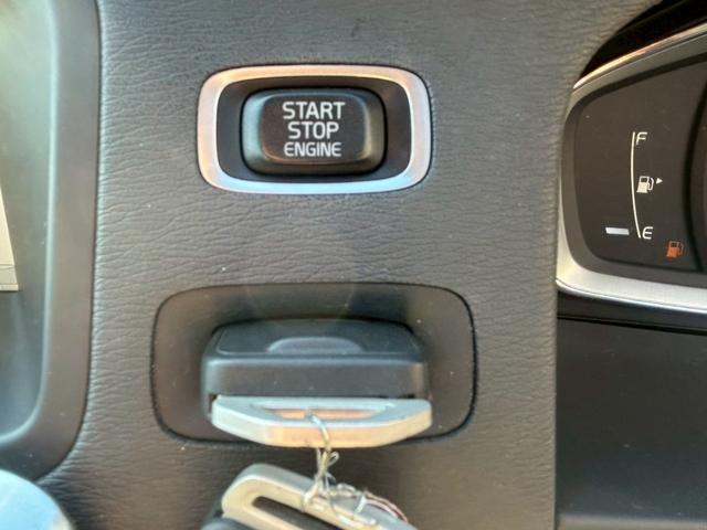 Ｖ６０ Ｔ４　ＳＥ　本革シート　純正ナビ　ＴＶ　バックソナー　ＥＴＣ　プッシュスタート　スマートキー　パワーシート　シートヒーター　純正１７インチアルミホイール（35枚目）