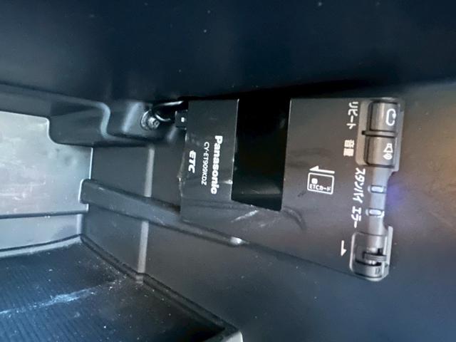 Ｖ６０ Ｔ４　ＳＥ　本革シート　純正ナビ　ＴＶ　バックソナー　ＥＴＣ　プッシュスタート　スマートキー　パワーシート　シートヒーター　純正１７インチアルミホイール（39枚目）