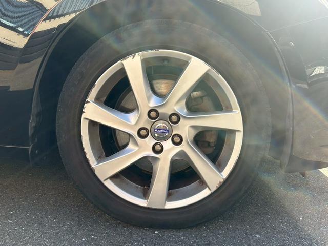 Ｖ６０ Ｔ４　ＳＥ　本革シート　純正ナビ　ＴＶ　バックソナー　ＥＴＣ　プッシュスタート　スマートキー　パワーシート　シートヒーター　純正１７インチアルミホイール（43枚目）