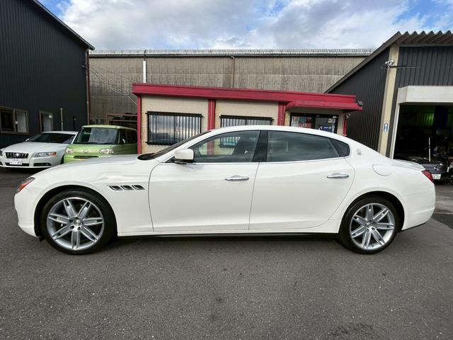 クアトロポルテ S サンルーフ ブラウンレザーシート 純正ナビ バックカメラ ETC パワーシート プッシュスタート スマートキー 純正20インチアルミホイール タイミングチェーン車(6枚目)