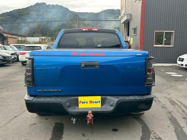 タンドラ クルーマックス リミテッド 2007年モデル グリルガード&テールガード ポケットスタイルオーバーフェンダー FUELOFFROAD20インチAW ローダウン ハードトノカバー&ヘッドライナー アルパインフリップダウンモニター(8枚目)