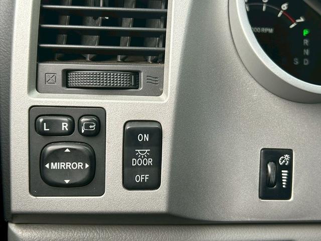 タンドラ クルーマックス リミテッド 2007年モデル グリルガード&テールガード ポケットスタイルオーバーフェンダー FUELOFFROAD20インチAW ローダウン ハードトノカバー&ヘッドライナー アルパインフリップダウンモニター(37枚目)