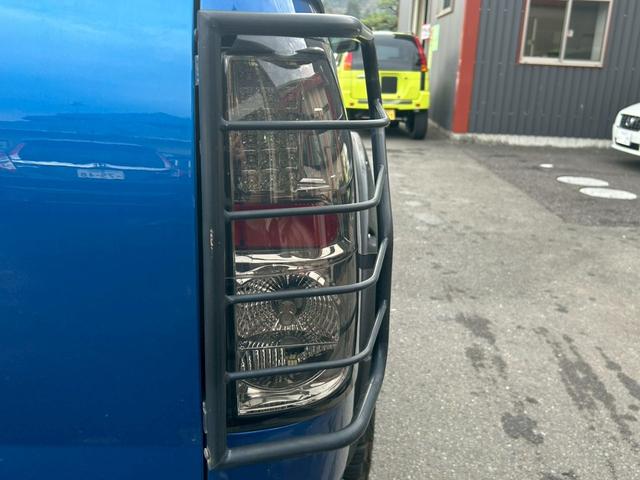 タンドラ クルーマックス リミテッド 2007年モデル グリルガード&テールガード ポケットスタイルオーバーフェンダー FUELOFFROAD20インチAW ローダウン ハードトノカバー&ヘッドライナー アルパインフリップダウンモニター(49枚目)