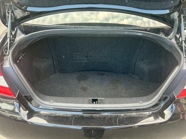 シーマ ハイブリッド サンルーフ ハーフレザーシート 純正ナビ TV バックカメラ クルーズコントロール BOSEサウンド パワーシート プッシュスタート スマートキー 純正18インチアルミホイール タイミングチェーン車(19枚目)