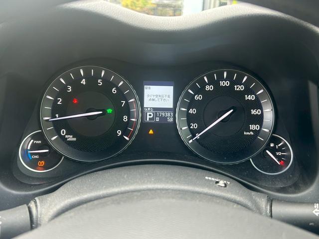 シーマ ハイブリッド サンルーフ ハーフレザーシート 純正ナビ TV バックカメラ クルーズコントロール BOSEサウンド パワーシート プッシュスタート スマートキー 純正18インチアルミホイール タイミングチェーン車(22枚目)