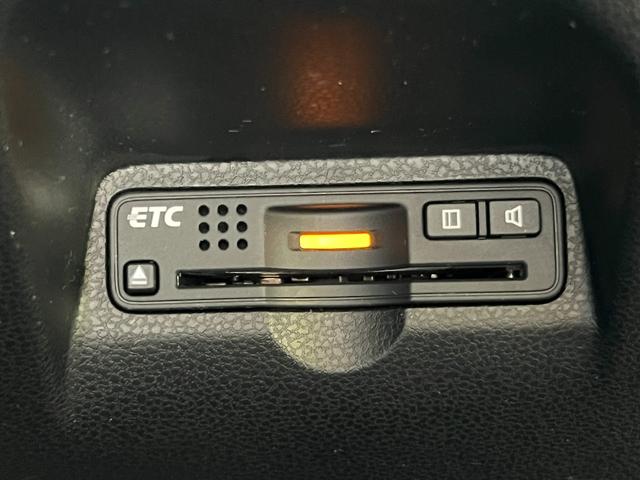フィット Ｇスマートスタイルエディション　純正ナビ／スマートキー／リアカメラ／禁煙車／ドアバイザー／マニュアルエアコン／純正ＳＷ／ＨＩＤ／オートライト機能／保証なし／ＥＴＣ／（16枚目）