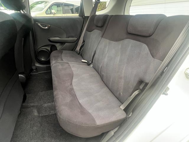 フィット Ｇスマートスタイルエディション　純正ナビ／スマートキー／リアカメラ／禁煙車／ドアバイザー／マニュアルエアコン／純正ＳＷ／ＨＩＤ／オートライト機能／保証なし／ＥＴＣ／（20枚目）