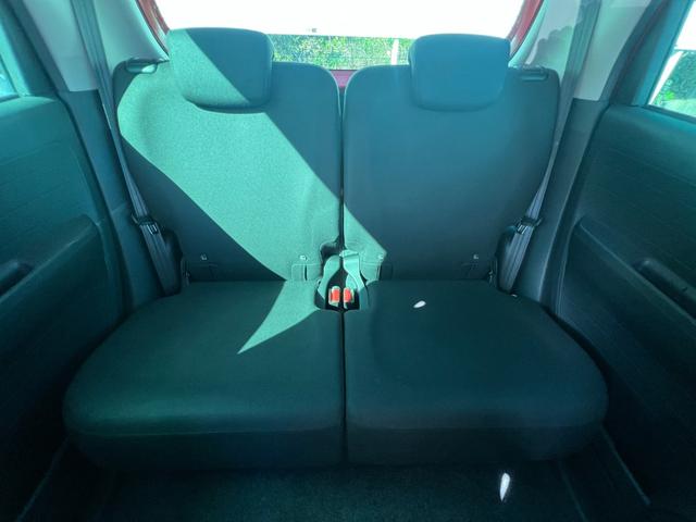 当社の中古車は、フロアマット付きで販売しておりません。中古車という特性上匂いや見栄えなどの状態が左右される為です。純正、社外の新品マットをご検討いただけます。予め得ご了承下さい。