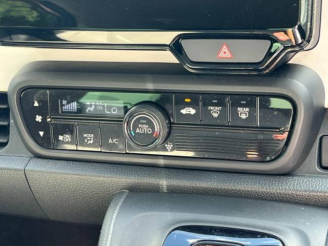 快適なオートエアコン装備で温度設定をすると、風量を調整してくれます。