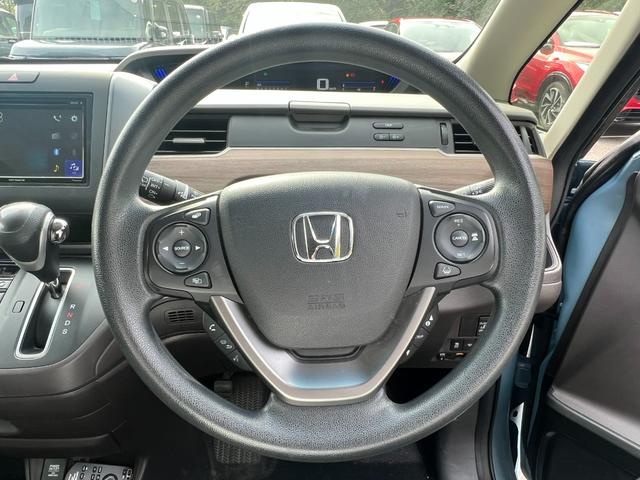 フリード G・ホンダセンシング 社外ディスプレイオーディオ/センシング/シートヒーター/6人乗り/ロールサンシェイド/(14枚目)