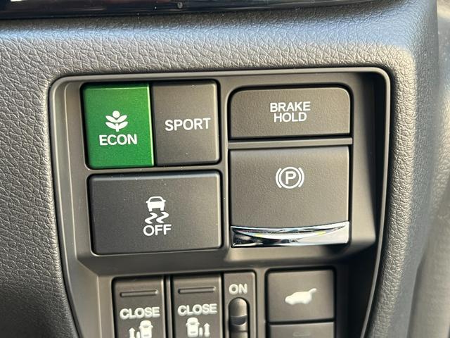 オデッセイハイブリッド e:HEVアブソルート・EX ギャザズナビ/マルチビューカメラシステム/元当社デモカー/2列目パワーシート/ブラインドスポット/パワーテールゲート/2列目オットマン/サイドエアバック/2列目シートヒーター/ワイヤレスチャージャー(13枚目)