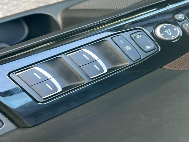 オデッセイハイブリッド e:HEVアブソルート・EX ギャザズナビ/マルチビューカメラシステム/元当社デモカー/2列目パワーシート/ブラインドスポット/パワーテールゲート/2列目オットマン/サイドエアバック/2列目シートヒーター/ワイヤレスチャージャー(23枚目)