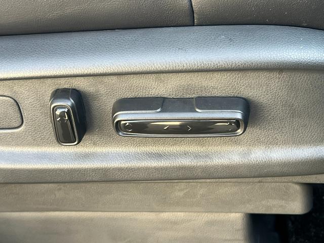 オデッセイハイブリッド e:HEVアブソルート・EX ギャザズナビ/マルチビューカメラシステム/元当社デモカー/2列目パワーシート/ブラインドスポット/パワーテールゲート/2列目オットマン/サイドエアバック/2列目シートヒーター/ワイヤレスチャージャー(24枚目)