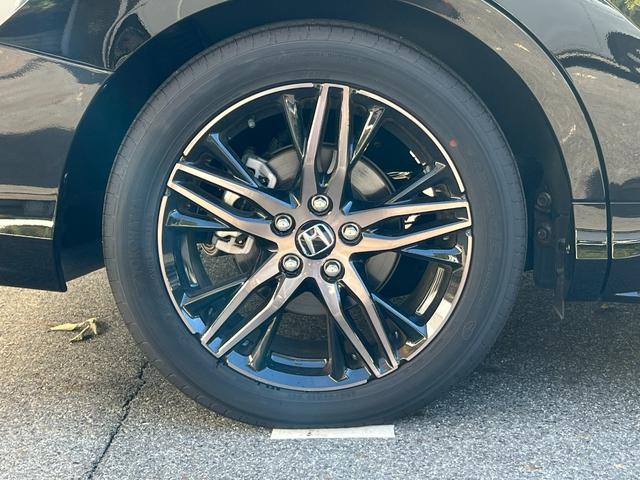 オデッセイハイブリッド e:HEVアブソルート・EX ギャザズナビ/マルチビューカメラシステム/元当社デモカー/2列目パワーシート/ブラインドスポット/パワーテールゲート/2列目オットマン/サイドエアバック/2列目シートヒーター/ワイヤレスチャージャー(32枚目)