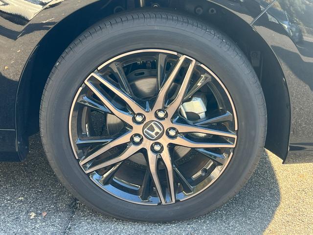 オデッセイハイブリッド e:HEVアブソルート・EX ギャザズナビ/マルチビューカメラシステム/元当社デモカー/2列目パワーシート/ブラインドスポット/パワーテールゲート/2列目オットマン/サイドエアバック/2列目シートヒーター/ワイヤレスチャージャー(33枚目)