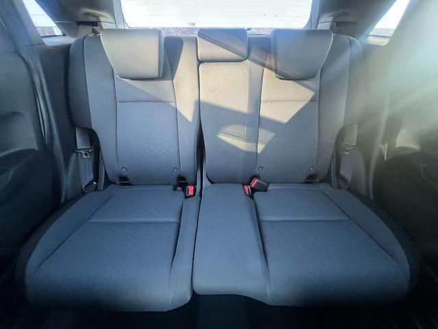 フィット ｅ：ＨＥＶベーシック　社外ナビ／ホンダセンシング／スマートキー／禁煙車／ＥＴＣ／リアカメラ／電子パーキング／ブレーキホールド／パーキングセンサー／サイドエアバック／誤発信抑制機能／保証書／（9枚目）