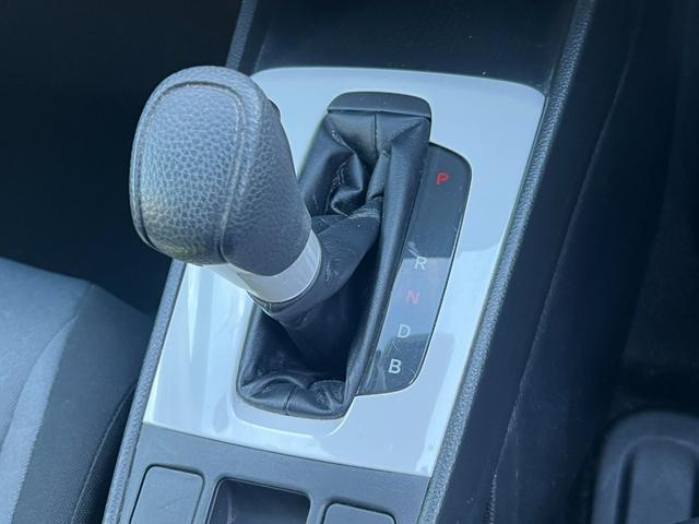 フィット ｅ：ＨＥＶベーシック　社外ナビ／ホンダセンシング／スマートキー／禁煙車／ＥＴＣ／リアカメラ／電子パーキング／ブレーキホールド／パーキングセンサー／サイドエアバック／誤発信抑制機能／保証書／（18枚目）