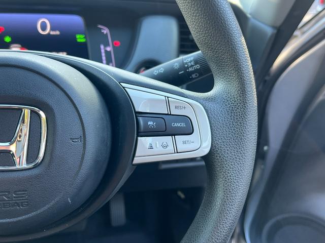フィット ｅ：ＨＥＶベーシック　社外ナビ／ホンダセンシング／スマートキー／禁煙車／ＥＴＣ／リアカメラ／電子パーキング／ブレーキホールド／パーキングセンサー／サイドエアバック／誤発信抑制機能／保証書／（23枚目）