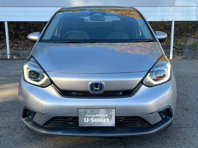 フィット ｅ：ＨＥＶベーシック　社外ナビ／ホンダセンシング／スマートキー／禁煙車／ＥＴＣ／リアカメラ／電子パーキング／ブレーキホールド／パーキングセンサー／サイドエアバック／誤発信抑制機能／保証書／（28枚目）