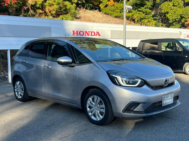 フィット ｅ：ＨＥＶベーシック　社外ナビ／ホンダセンシング／スマートキー／禁煙車／ＥＴＣ／リアカメラ／電子パーキング／ブレーキホールド／パーキングセンサー／サイドエアバック／誤発信抑制機能／保証書／（31枚目）