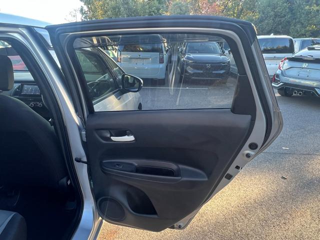 フィット ｅ：ＨＥＶベーシック　社外ナビ／ホンダセンシング／スマートキー／禁煙車／ＥＴＣ／リアカメラ／電子パーキング／ブレーキホールド／パーキングセンサー／サイドエアバック／誤発信抑制機能／保証書／（44枚目）