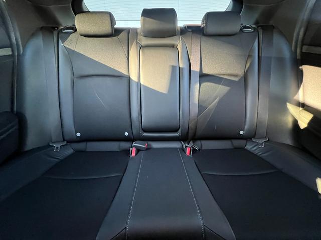 シビック ハッチバック　ギャザズナビ／センシング／シートヒーター／禁煙車／運転席助手席パワーシート／コンビシート／ブラインドスポット／純正１８ＡＷ／ＬＥＤヘッドライト／オートリトラミラー／電子パーキング／スマートキー（9枚目）