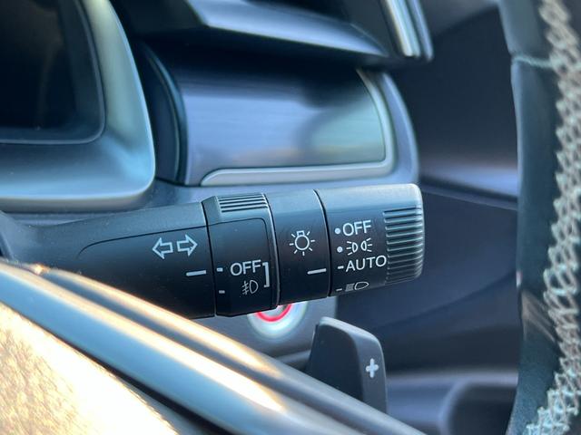 シビック ハッチバック　ギャザズナビ／センシング／シートヒーター／禁煙車／運転席助手席パワーシート／コンビシート／ブラインドスポット／純正１８ＡＷ／ＬＥＤヘッドライト／オートリトラミラー／電子パーキング／スマートキー（20枚目）
