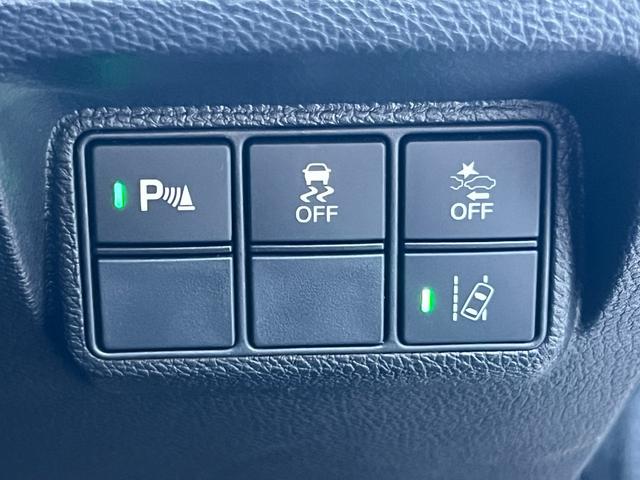 シビック ハッチバック　ギャザズナビ／センシング／シートヒーター／禁煙車／運転席助手席パワーシート／コンビシート／ブラインドスポット／純正１８ＡＷ／ＬＥＤヘッドライト／オートリトラミラー／電子パーキング／スマートキー（21枚目）