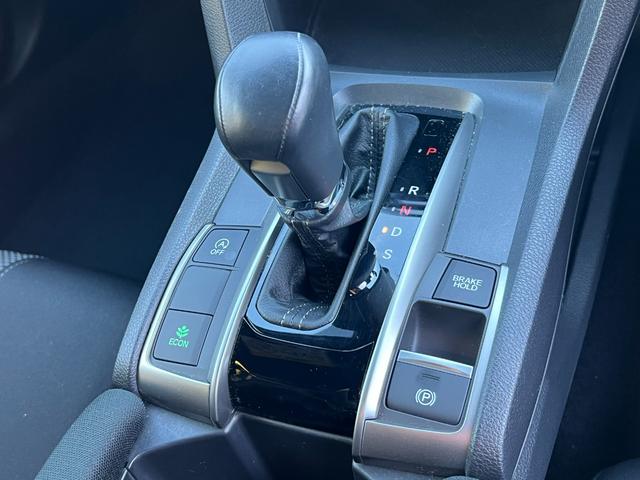 シビック ハッチバック　ギャザズナビ／センシング／シートヒーター／禁煙車／運転席助手席パワーシート／コンビシート／ブラインドスポット／純正１８ＡＷ／ＬＥＤヘッドライト／オートリトラミラー／電子パーキング／スマートキー（23枚目）