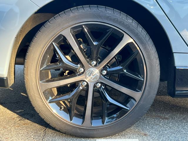 シビック ハッチバック　ギャザズナビ／センシング／シートヒーター／禁煙車／運転席助手席パワーシート／コンビシート／ブラインドスポット／純正１８ＡＷ／ＬＥＤヘッドライト／オートリトラミラー／電子パーキング／スマートキー（45枚目）