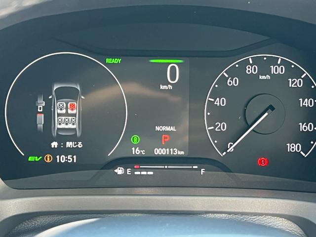 ヴェゼル ｅ：ＨＥＶＺ　元当社デモカー／コネクトディスプレイナビ／ＥＴＣ２．０／ブラインドスポット／ステアリングヒーター／ワイヤレス充電／ＬＥＤヘッドライト／シーケンシャルウインカー／禁煙車／スマートキー（9枚目）