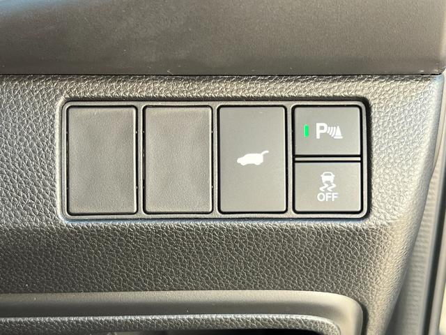 ヴェゼル ｅ：ＨＥＶＺ　元当社デモカー／コネクトディスプレイナビ／ＥＴＣ２．０／ブラインドスポット／ステアリングヒーター／ワイヤレス充電／ＬＥＤヘッドライト／シーケンシャルウインカー／禁煙車／スマートキー（28枚目）