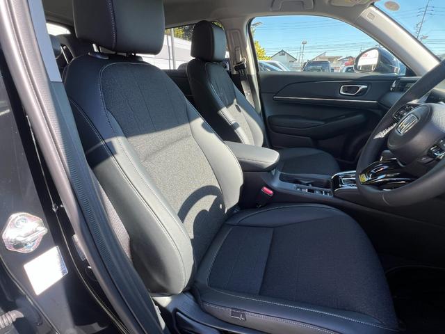 ヴェゼル ｅ：ＨＥＶＺ　元当社デモカー／コネクトディスプレイナビ／ＥＴＣ２．０／ブラインドスポット／ステアリングヒーター／ワイヤレス充電／ＬＥＤヘッドライト／シーケンシャルウインカー／禁煙車／スマートキー（30枚目）