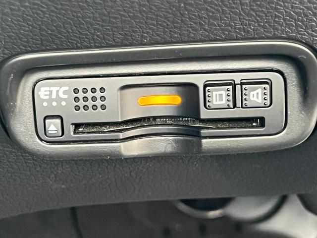 ヴェゼル RS・ホンダセンシング ギャザズナビ/センシング/シートヒーター/コンビシート/本革巻ステアリング/ステンレス製スポーツペダル/コンフォートビューパッケージ/LEDヘッド/電子パーキング/純正18AW/(22枚目)