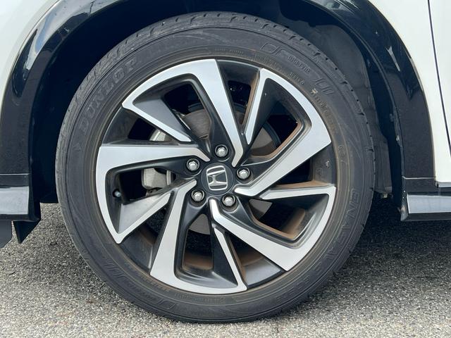 ヴェゼル RS・ホンダセンシング ギャザズナビ/センシング/シートヒーター/コンビシート/本革巻ステアリング/ステンレス製スポーツペダル/コンフォートビューパッケージ/LEDヘッド/電子パーキング/純正18AW/(32枚目)
