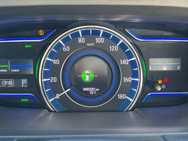 オデッセイハイブリッド ハイブリッドアブソルート・ＥＸホンダセンシング　ギャザズナビ／リア席モニター／センシング／ＭＶＣＳ／ブラインドスポット／ＡＣ電源１５００Ｗ／２列目サンシェード／パワーシート／シートヒーター／両側電動／オートリトラ／サイドエアバック／純正１８ＡＷ／（15枚目）