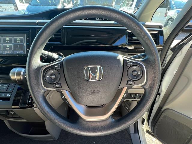 ���ԏ������_�Ȃǂł͌y���񂹂ăX���[�Y�ɖ߂�A�����ł͂�������Ƃ������S���̂���育�����ɂȂ鐧����̗p�����n���h���ł��I�^�]�̂��₷���ɔz�����A���������ו��܂ł������n���h���ł��B