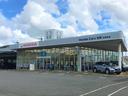 中古車展示場には、大型ショールームが御座います!