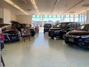 ショールームにも多数の即納展示車が多数御座います。